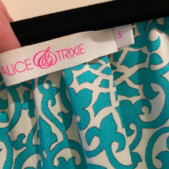 Alice & Trixie silk blouse NWOT 🌟 - Picture 2 of 7